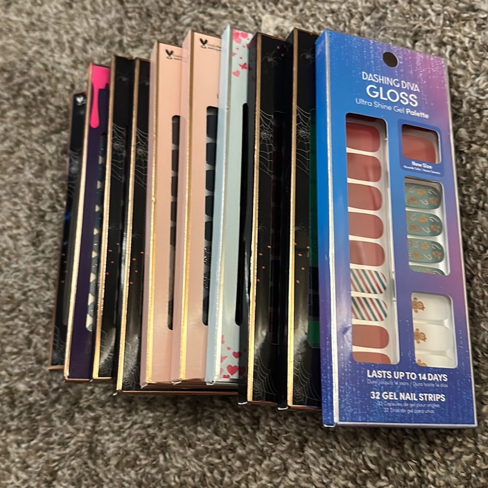 Ten different Dashing Diva Nail sets!